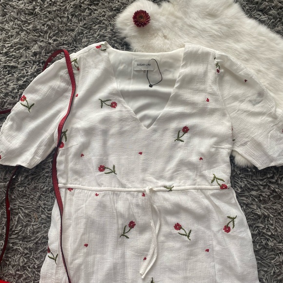 NWT SugarLips Emagine Embroidered Floral Mini Driss - Picture 3 of 9